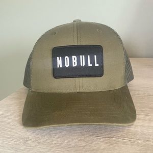 NoBull mens SnapBack trucker Hat (Green)